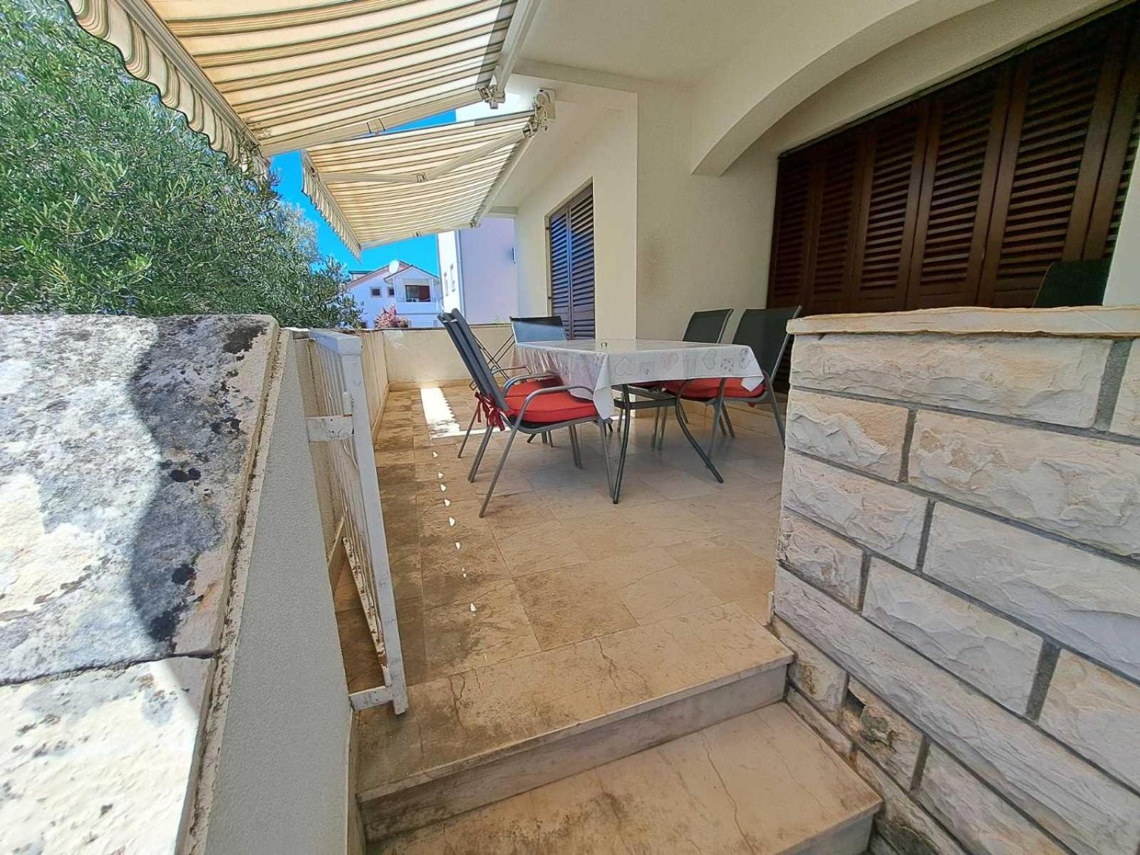 Apartmani Maver Sveti Filip i Jakov Exterior photo